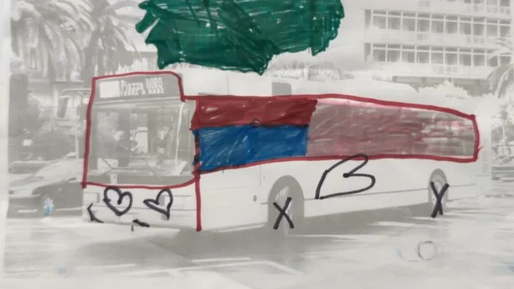 Bambini al workshop Urban Prompt di Spazio Murat a Bari reimmaginano la città con l'intelligenza artificiale — progetto Utopie Realizzabili di Art of God