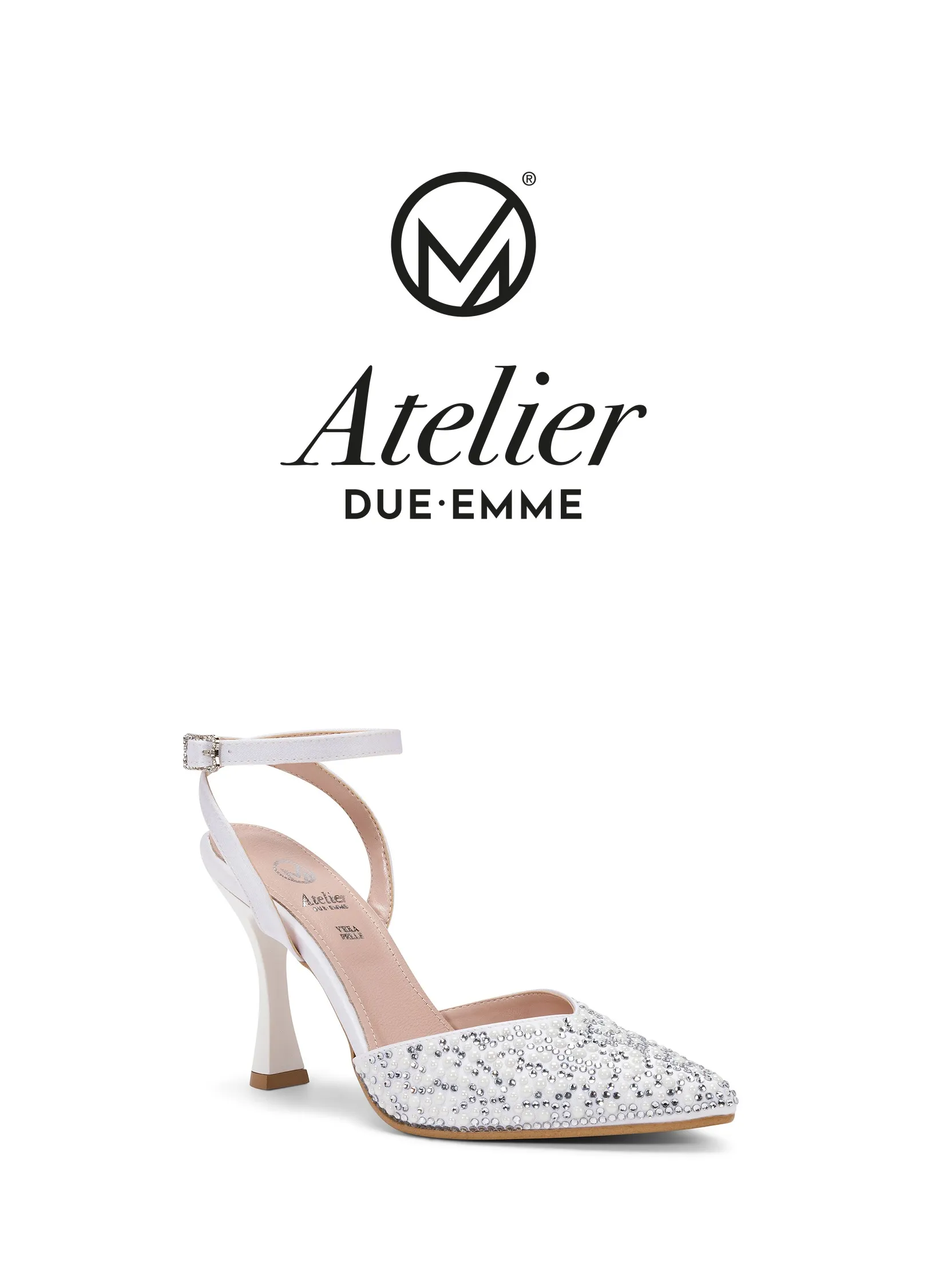 Logo Atelier Due Emme e la décolleté da sposa Giulia Perle su fondo bianco
